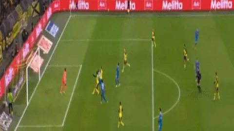 大连英博马莱莱帽子戏法破鲁能泰山防线，传佳音